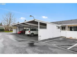 Photo #5: 22393628 Listing