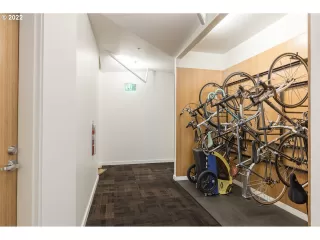 Photo #2: 22394148 Listing