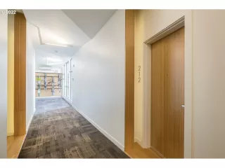 Photo #3: 22394148 Listing