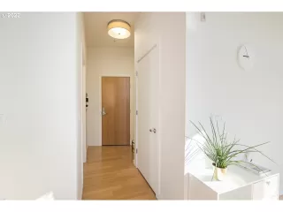 Photo #4: 22394148 Listing