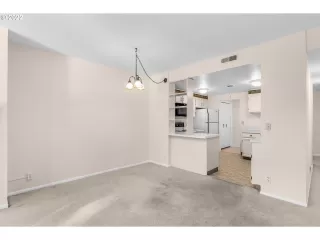 Photo #4: 22394275 Listing