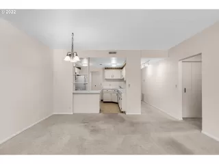 Photo #5: 22394275 Listing