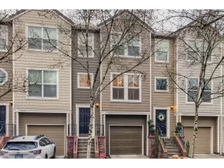 Photo #5: 22394815 Listing