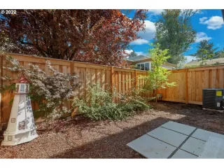 Photo #5: 22394975 Listing