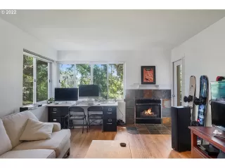 Photo #5: 22396114 Listing