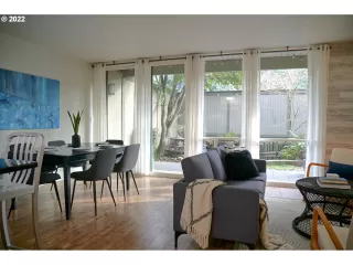 Photo #3: 22396938 Listing