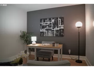 Photo #5: 22396938 Listing