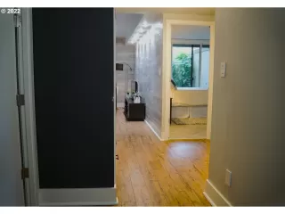 Photo #6: 22396938 Listing