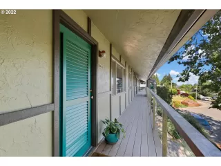 Photo #2: 22397386 Listing