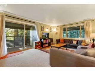 Photo #4: 22397386 Listing