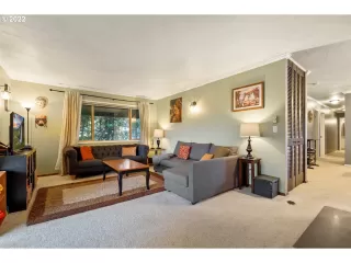 Photo #6: 22397386 Listing