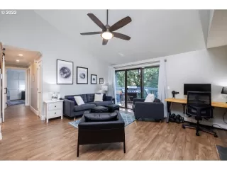 Photo #6: 22398211 Listing