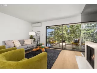 Photo #4: 22398528 Listing