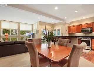 Photo #4: 22399346 Listing