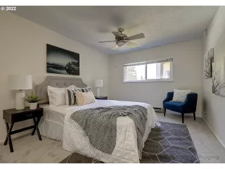 Photo #5: 22399447 Listing