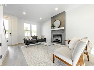 Photo #3: 22399449 Listing