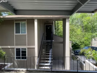 Photo #5: 22399711 Listing