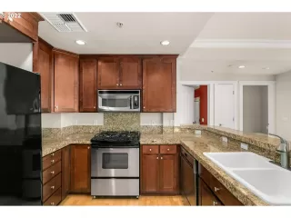 Photo #5: 22399940 Listing