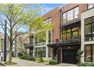 Photo #4: 22400004 Listing