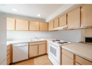 Photo #5: 22400255 Listing 