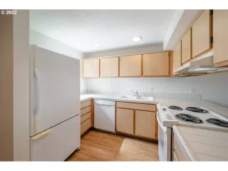 Photo #6: 22400255 Listing 