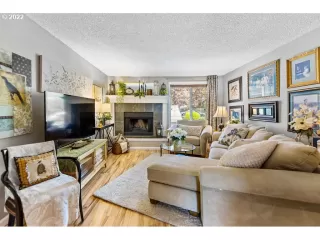 Photo #2: 22400289 Listing