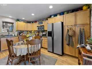 Photo #6: 22400289 Listing