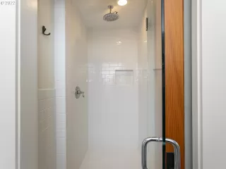 Photo #2: 22400853 Listing