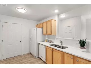 Photo #2: 22401952 Listing