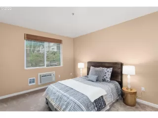 Photo #6: 22401952 Listing