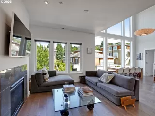 Photo #4: 22402293 Listing 