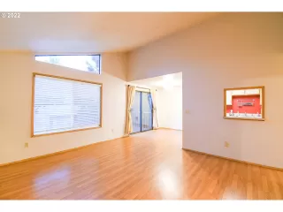 Photo #6: 22402722 Listing