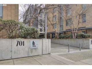 Photo #2: 22402926 Listing