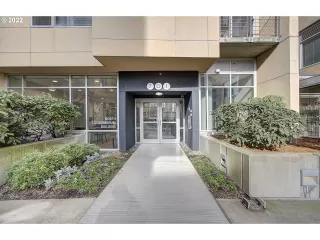 Photo #3: 22402926 Listing