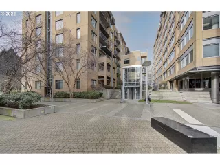 Photo #5: 22402926 Listing