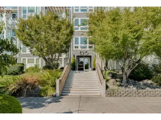 Photo #2: 22403111 Listing 