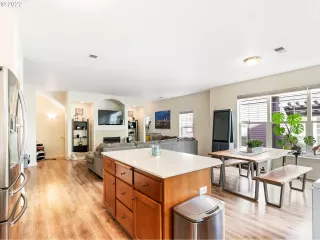 Photo #2: 22403632 Listing