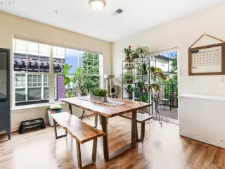 Photo #5: 22403632 Listing