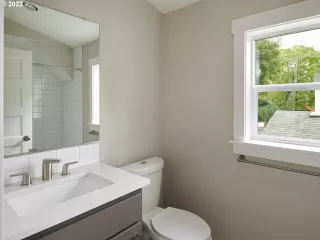 Photo #4: 22403772 Listing