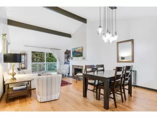 Photo #6: 22404250 Listing 