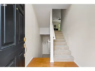 Photo #2: 22404307 Listing