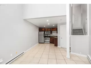 Photo #3: 22405147 Listing