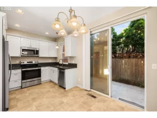 Photo #4: 22405151 Listing 