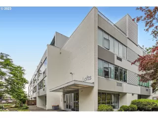 Photo #1: 22405668 Listing