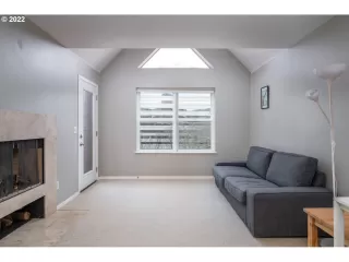 Photo #5: 22406099 Listing 