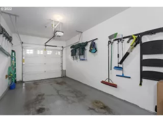 Photo #5: 22406188 Listing