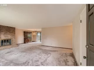 Photo #4: 22406205 Listing