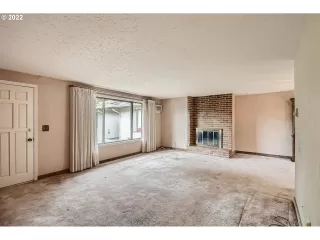 Photo #5: 22406205 Listing