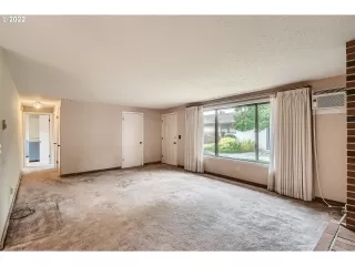 Photo #6: 22406205 Listing