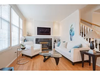 Photo #4: 22406610 Listing